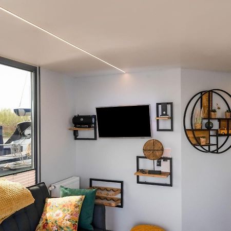 Beautiful Houseboat In Marina Of Volendam Hotel Екстериор снимка