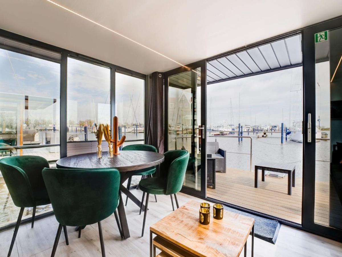 Beautiful Houseboat In Marina Of Volendam Hotel Екстериор снимка