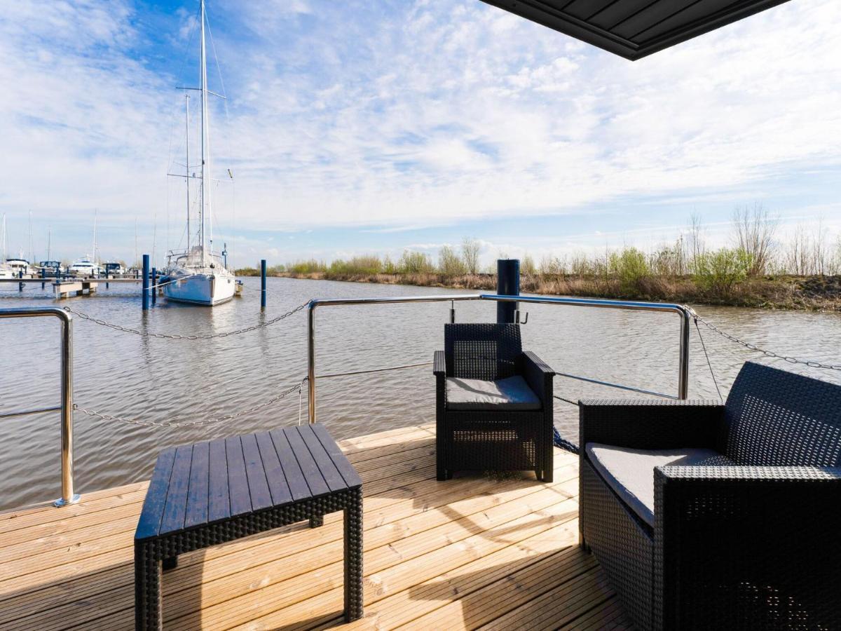 Beautiful Houseboat In Marina Of Volendam Hotel Екстериор снимка