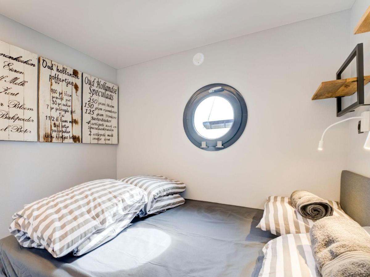 Beautiful Houseboat In Marina Of Volendam Hotel Екстериор снимка